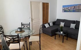 Biarritz centre, près Avenue de Verdun, cosy Apt 2 pieces , salon , chambre séparé, rue très calme à 10 minutes à pied de la grande plage